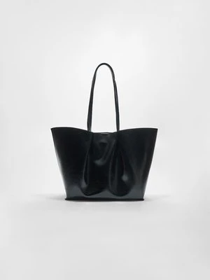 Stradivarius Miękka torba shopper ze sprzączką  Czarny