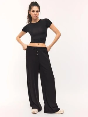 Stradivarius Miękkie spodnie jogger palazzo  Czarny