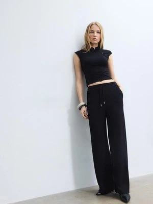 Stradivarius Spodnie jogger palazzo z miękkim dotykiem  Czarny