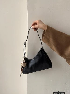 Stradivarius Mini torebka na ramię o nieregularnym kształcie  Czarny