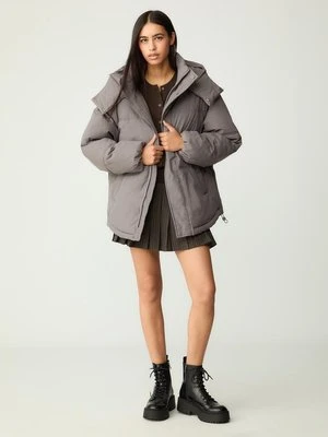 Stradivarius Pikowana kurtka oversize z kapturem  Szary