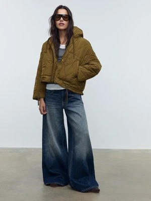 Stradivarius Pikowana kurtka puchowa z kapturem  Khaki