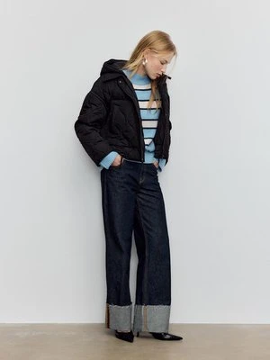 Stradivarius Pikowana kurtka z kapturem  Czarny