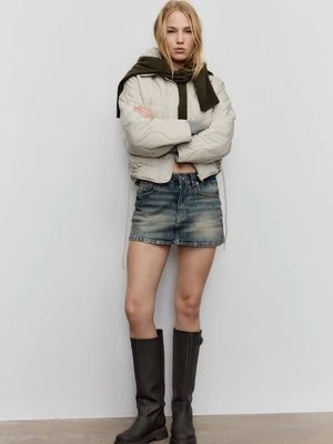 Stradivarius Pikowana kurtka z kapturem  Kość słoniowa