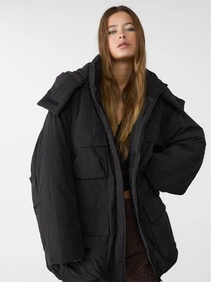 Stradivarius Pikowana parka oversize z kieszeniami  Czarny