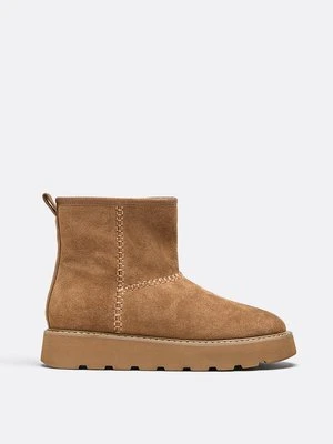 Stradivarius Płaskie botki ze skóry z futrzaną podszewką  BEŻOWY