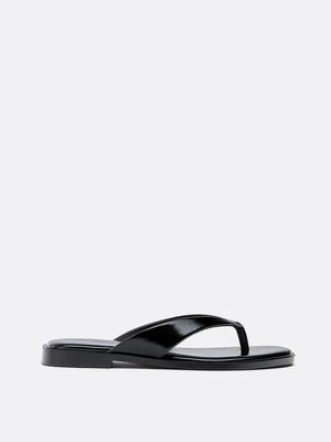 Stradivarius Płaskie sandały japonki  Czarny