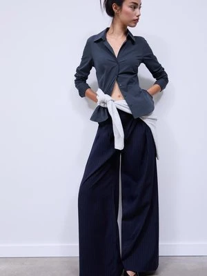 Stradivarius Podstawowa dopasowana koszula  Morski