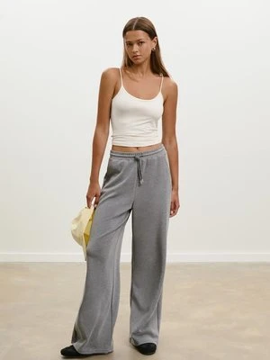 Stradivarius Podstawowa koszulka na ramiączkach  Ecru