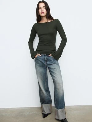 Stradivarius Podstawowa koszulka z rozkloszowanymi rękawami