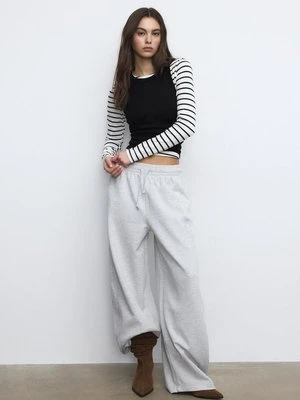 Stradivarius Podstawowy top bokserka  Czarny