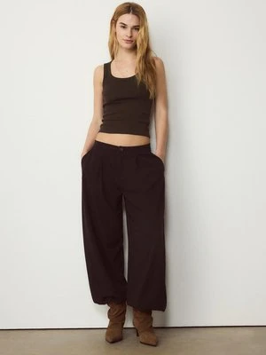 Stradivarius Prążkowana koszulka bokserka  Brązowy