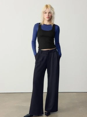 Stradivarius Prążkowana koszulka bokserka  Czarny