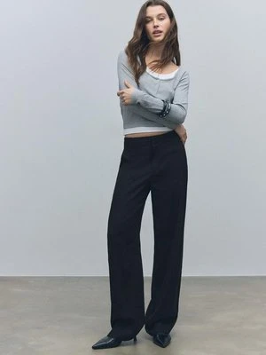 Stradivarius Proste spodnie z efektem lnu  Czarny