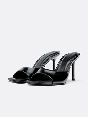 Stradivarius Sandały na obcasie typu mules  Czarny