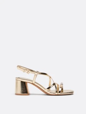 Stradivarius Sandały na obcasie z wieloma paskami i detalem  ZŁOTY