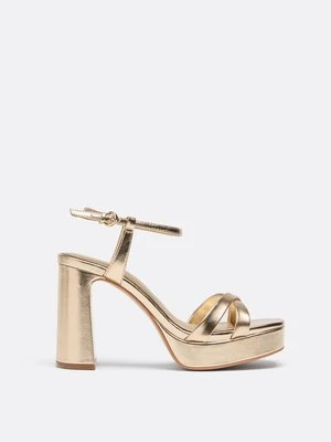 Stradivarius Sandały na platformie z szerokim obcasem  ZŁOTY