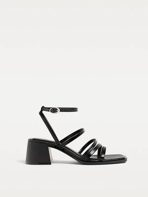 Stradivarius Sandały na szerokim obcasie z paskami  Czarny