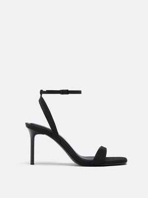 Stradivarius Sandały na szpilce, szeroki krój  Czarny