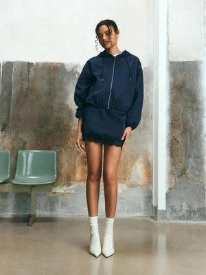 Stradivarius Satynowa spódniczka mini z koronką  Ciemnomorski