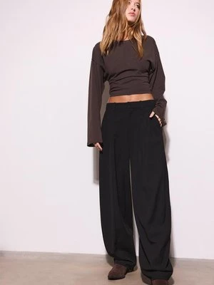 Stradivarius Spodnie baggy z zakładką  Czarny