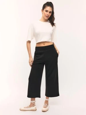 Stradivarius Spodnie culotte o miękkim dotyku  Czarny