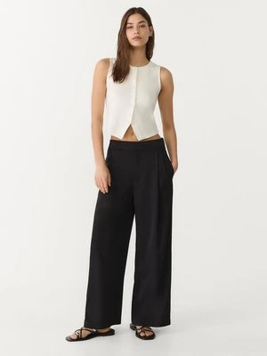 Stradivarius Spodnie culotte z zaszewkami  Czarny