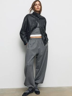 Stradivarius Spodnie dresowe bufiaste w paski  Ciemnoszary