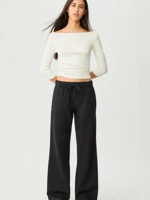 Stradivarius Spodnie dzwony relax fit z troczkami  Czarny