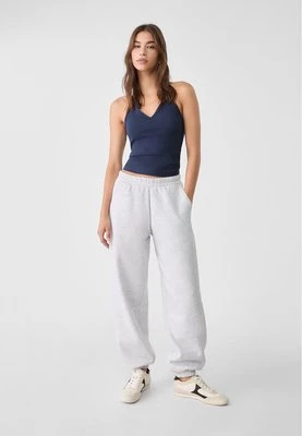 Stradivarius Spodnie jogger boyfriend z dresowej dzianiny  Popielaty