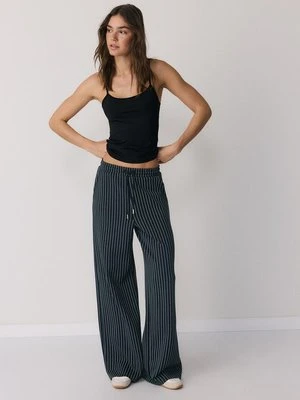 Stradivarius Spodnie jogger palazzo, miękkie w dotyku, w paski  Ciemnoszary