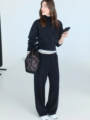 Stradivarius Spodnie jogger z efektem sprania  Ciemnoszary