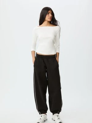 Stradivarius Spodnie jogger z lamówkami  Czarny