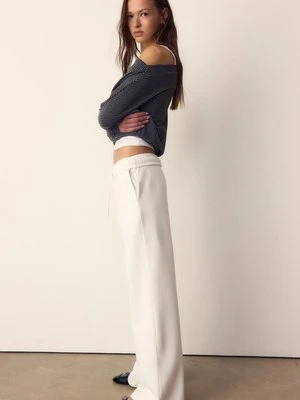 Stradivarius Spodnie jogger z szerokimi nogawkami  Ecru