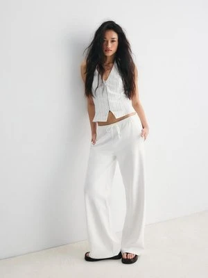 Stradivarius Spodnie jogger z szerokimi nogawkami  Ecru