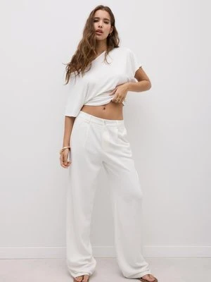 Stradivarius Spodnie o prostym kroju z efektem lnu  Ecru