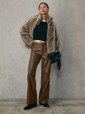 Stradivarius Spodnie straight ze sztucznej skóry  Brązowy