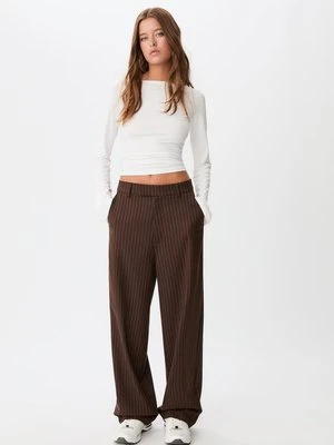 Stradivarius Spodnie wizytowe baggy w paski  Brązowy