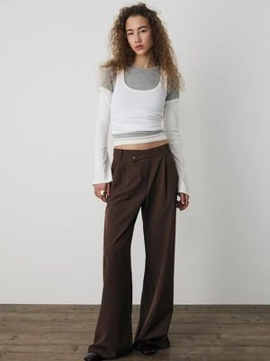 Stradivarius Spodnie wizytowe casual z krzyżowanym pasem w paski  Brązowy