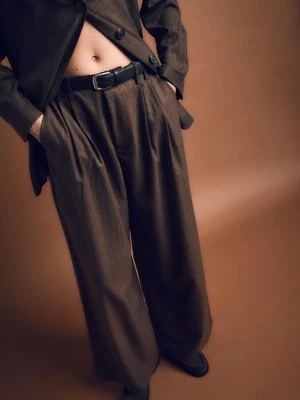 Stradivarius Spodnie wizytowe w paski z zakładkami  Brązowy