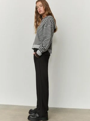 Stradivarius Spodnie wizytowe z kieszeniami  Czarny