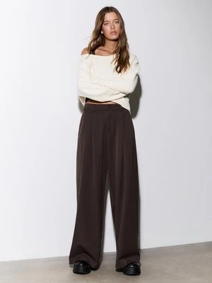 Stradivarius Spodnie wizytowe z szerokimi nogawkami i zaszewkami  Brązowy