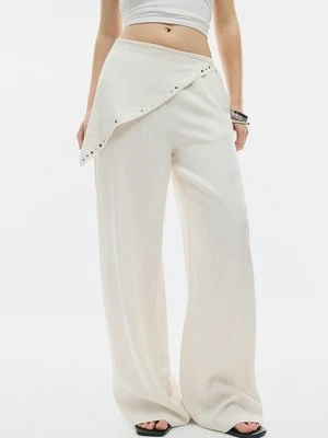 Stradivarius Spodnie z chustą tencel  Ecru