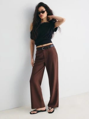 Stradivarius Spodnie z paskiem o luźnym kroju z prostymi nogawkami  Brązowy