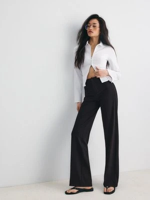 Stradivarius Spodnie z szerokimi nogawkami  Czarny