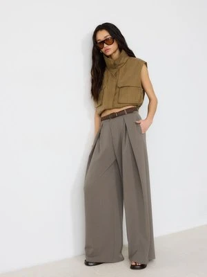 Stradivarius Spodnie z zakładkami maxi i paskiem  Brązowy