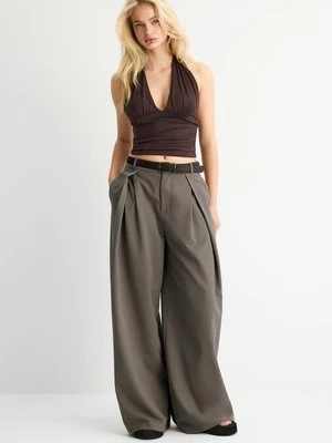 Stradivarius Spodnie z zakładkami maxi i paskiem  Brązowy