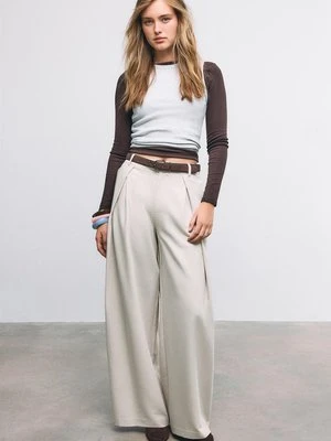 Stradivarius Spodnie z zakładkami maxi i paskiem  Kość słoniowa