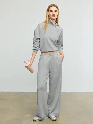 Stradivarius Spodnie z zaszewkami, miękkie w dotyku  Popielaty