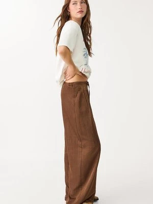 Stradivarius Spodnie ze sznurkiem o teksturowanej fakturze  Brązowy